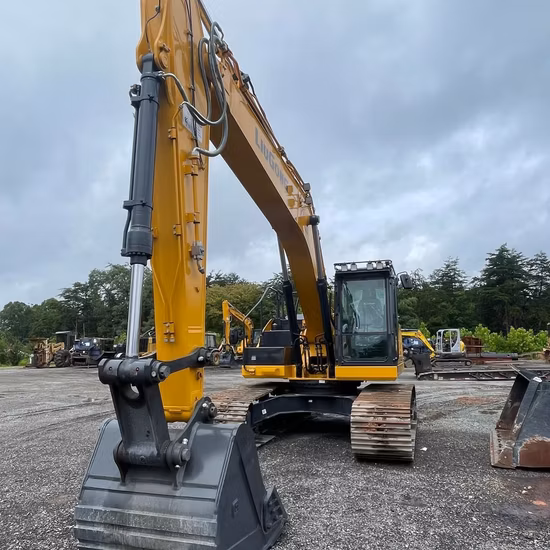 XCMG 高性能ケータピラー中古/低価格の新しい油圧クローラ ショベル 22/23/25/26/30/35ton